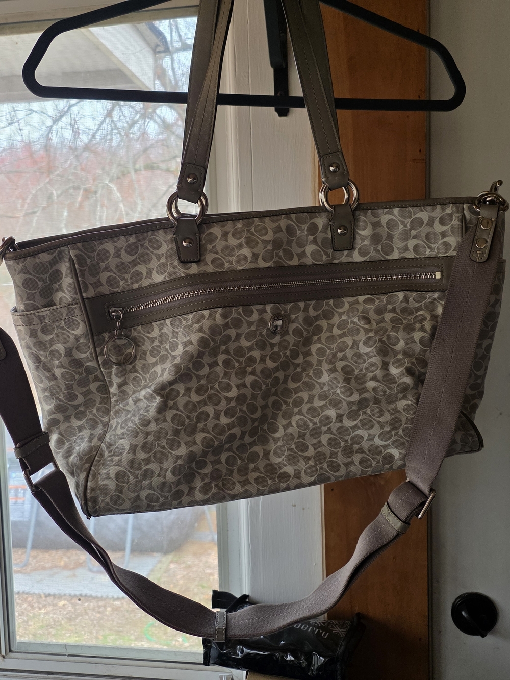 👜 Coach Signature Tote Bag/Purse w/ Crossbody Strap + Purple Wallet Bundle